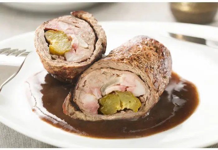 Roladki wołowe w ciemnym sosie, 5 porcji (900 g)