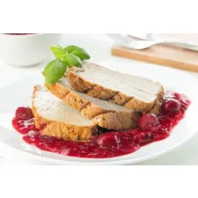 Szynka pieczona z sosem z czerwonego wina i wiśniami, 5 porcji (750 g)